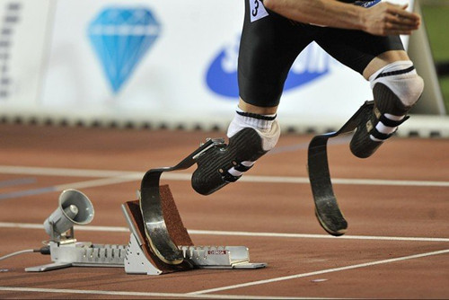 初裝假肢有哪些走路技巧?(圖1) 假肢